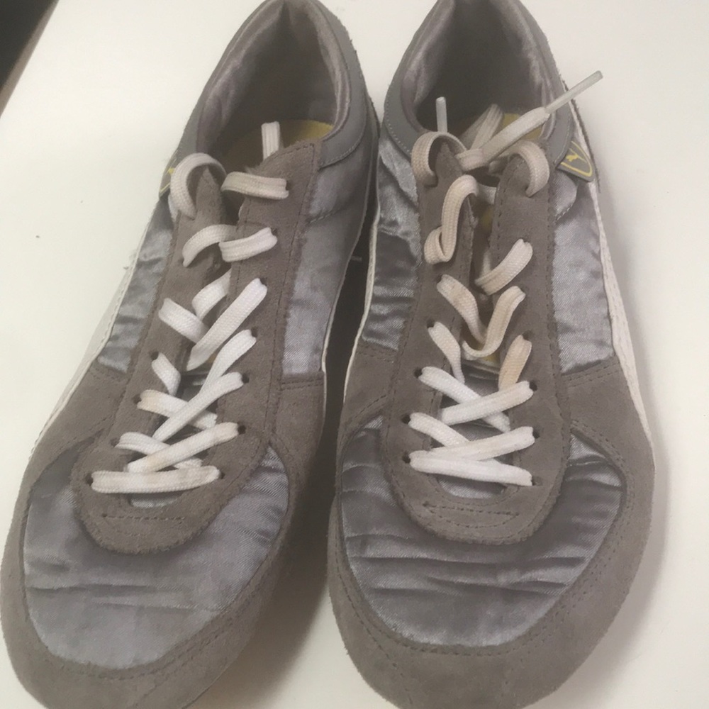 Puma sneakers size 7 1/2
